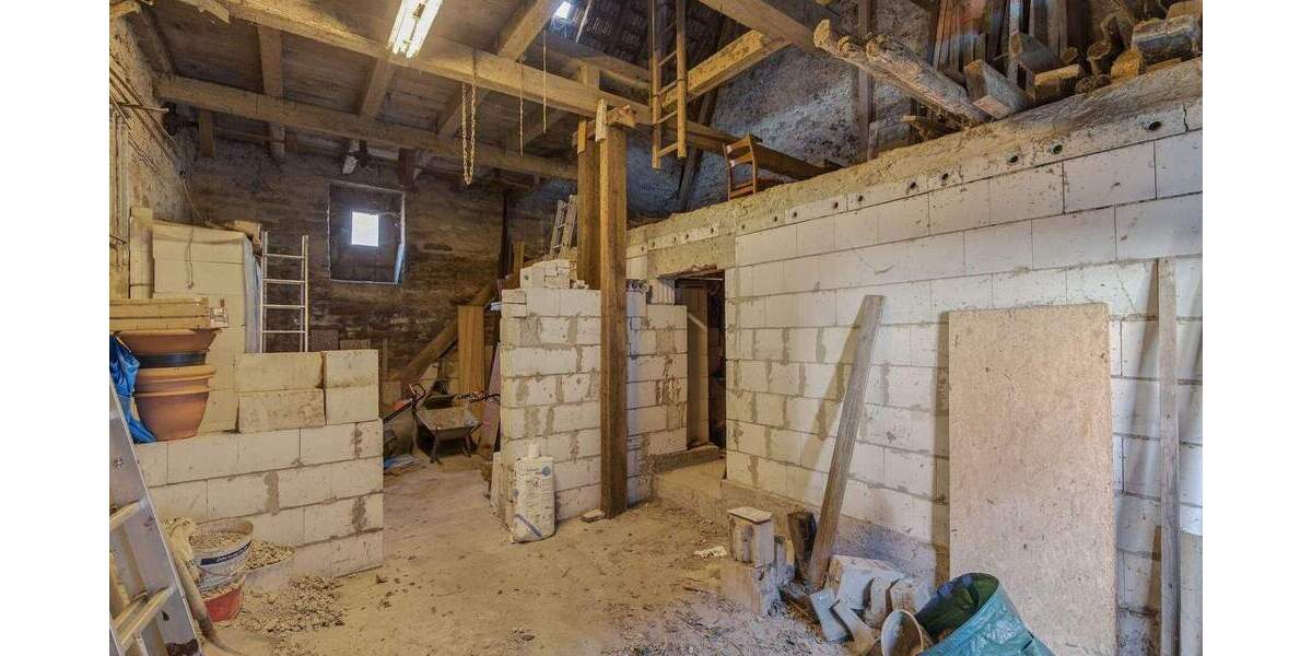 Mehrfamilienhaus, Wohnhaus Karlsbad / Auerbach Auerbach - 6 Zimmer, 153 m&sup2;, 195.000&euro; | Angebot:24857833