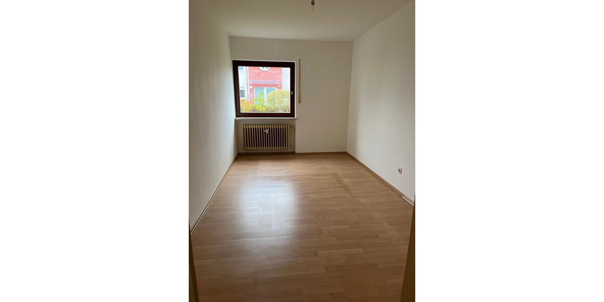 Erdgeschoßwohnung Deggendorf - 4 Zimmer, 96 m&sup2;, 260.000&euro; | Angebot:25760272