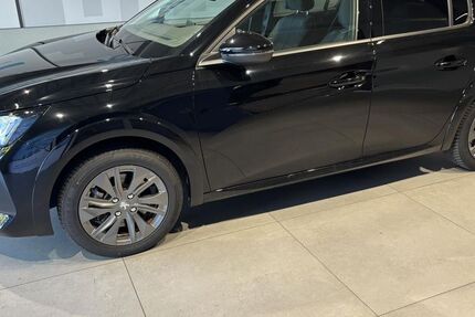 Peugeot 208 27.377 km 20.795 &euro; Augsburg 86179