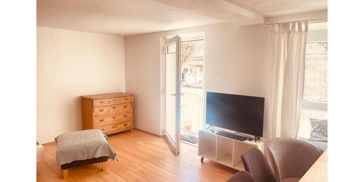 1 Zimmer in WG (möbliert) 30 zimmer