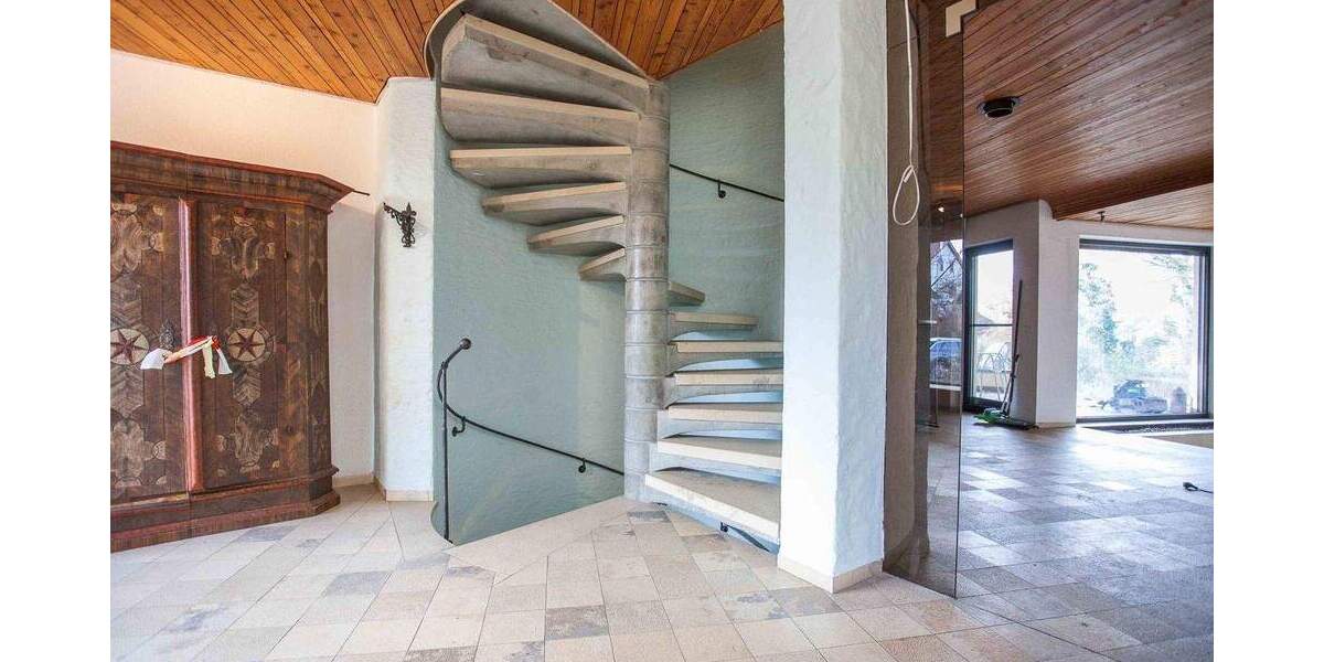 Einfamilienhaus Uttenreuth - 8 Zimmer, 270 m&sup2;, 3.000&euro; | Angebot:24450110