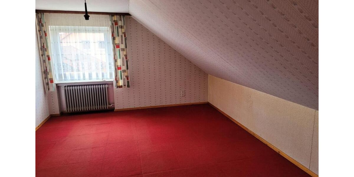 Einfamilienhaus Oberleichtersbach - 8 Zimmer, 211 m&sup2;, 189.000&euro; | Angebot:26433635