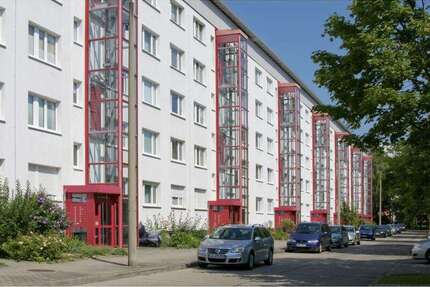 Wohnung zum Mieten in Halle (Saale) 360 € 50.86 m²