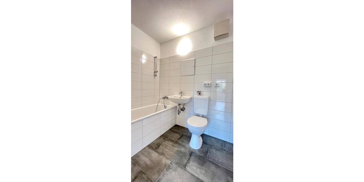 Sofort bezugsfertig: 4-Zimmerwohnung mit Balkon und Aufzug im 2.OG! 4 zimmer