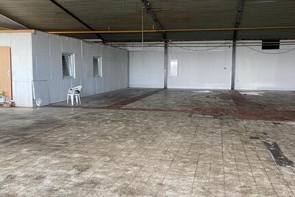 Lagerfläche mit WC, Büro und Lagertor in Mendig 486 Qm zimmer