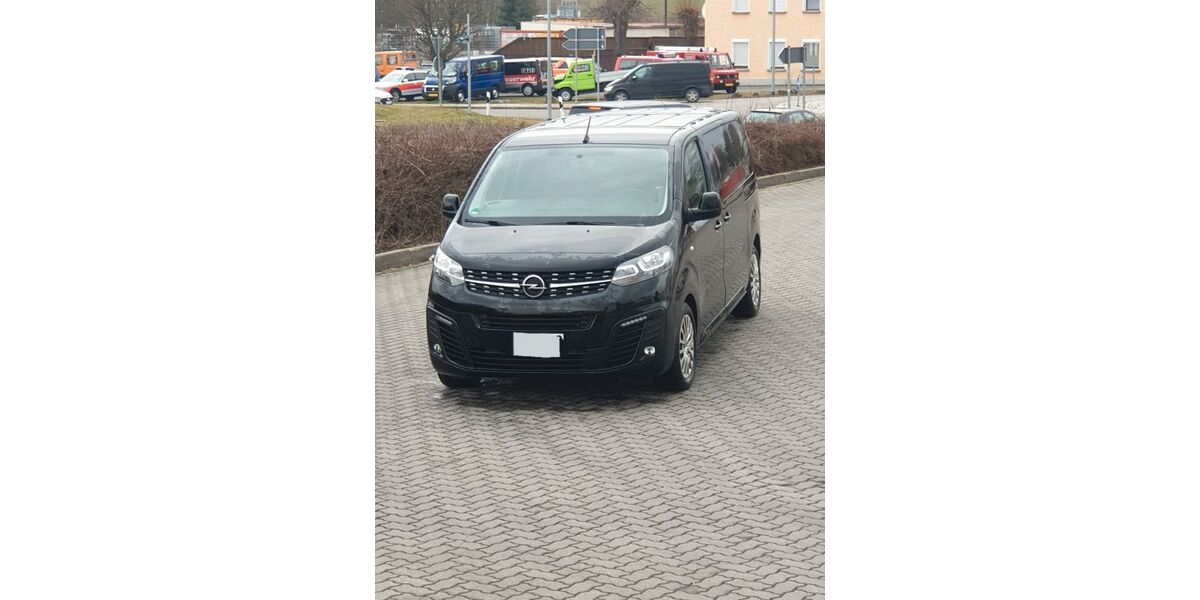 Opel Vivaro 59.000 km 22.999 &euro; Meerane 08393