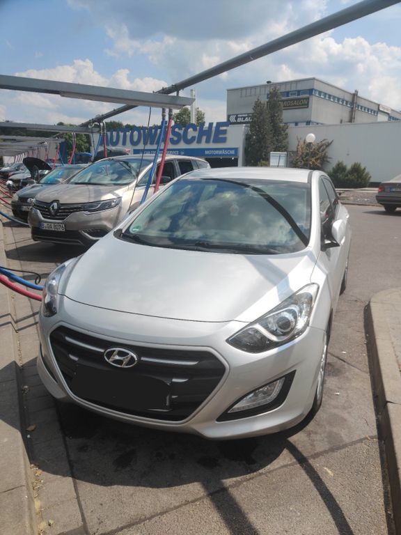 i30
