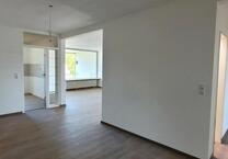 Helle 3 Zimmerwohnung mit Balkon und Dachterasse in Theesen