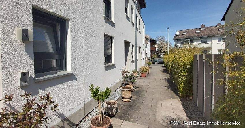 Reihenmittelhaus Flörsheim / Weilbach Weilbach - 6 Zimmer, 221 m&sup2;, 2.800&euro; | Angebot:24990240