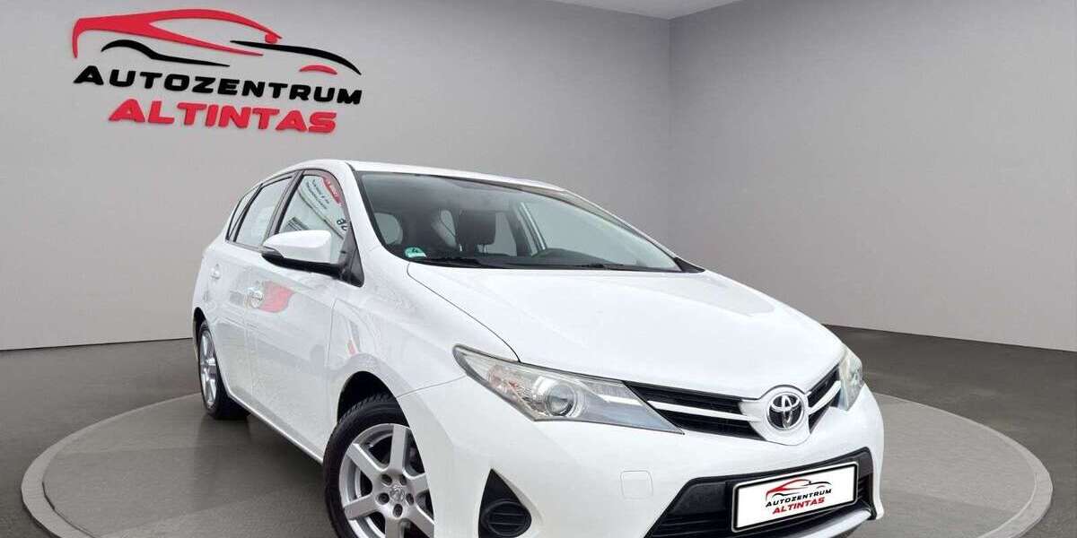 Toyota Auris 97.000 km 9.700 € Holzgerlingen 71088