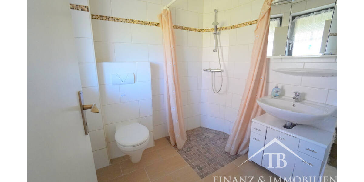 Einfamilienhaus Holtgast - 8 Zimmer, 180 m&sup2;, 260.000&euro; | Angebot:26787425