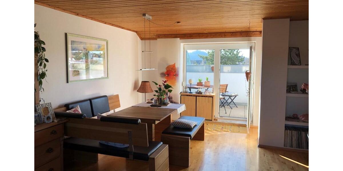 Dachgeschoßwohnung Burghausen - 4 Zimmer, 88 m&sup2;, 1.000&euro; | Angebot:25419260