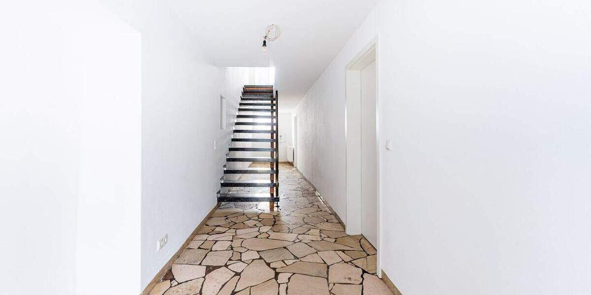 Reihenmittelhaus Straubing - 4 Zimmer, 121 m&sup2;, 1.140&euro; | Angebot:25399325