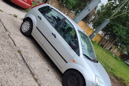 Ford Fiesta 76.033 km 750 &euro; Berlin 12681