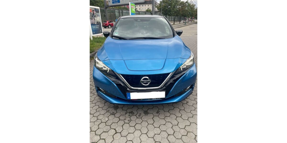 Nissan Leaf 15.240 km 22.490 &euro; München 80807