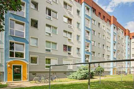 Wohnung zum Mieten in Dresden 243,05 € 26.56 m²
