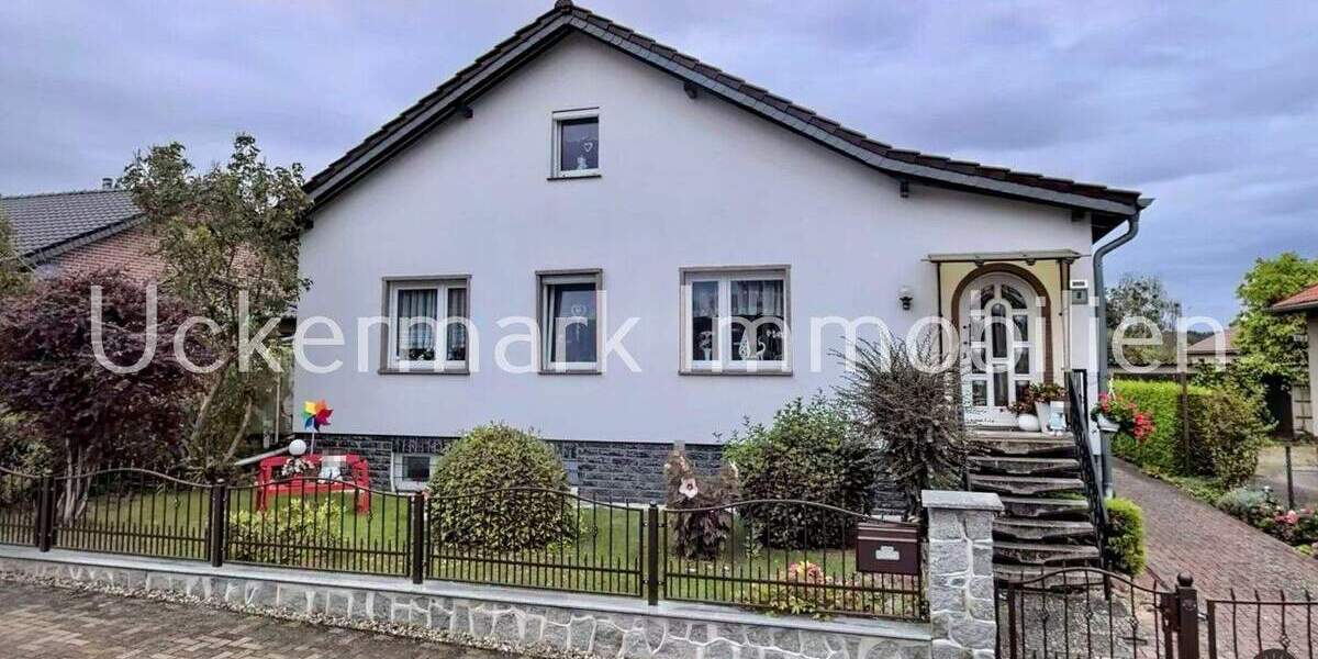 Mehrfamilienhaus, Wohnhaus Templin - 6 Zimmer, 140 m&sup2;, 339.000&euro; | Angebot:24426443