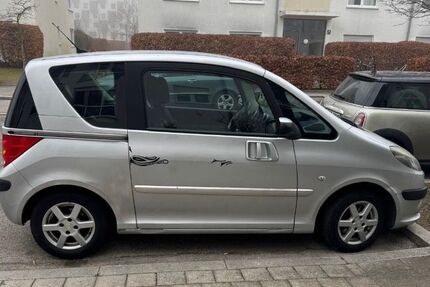 Peugeot 1007 122.000 km 800 &euro; München 81379
