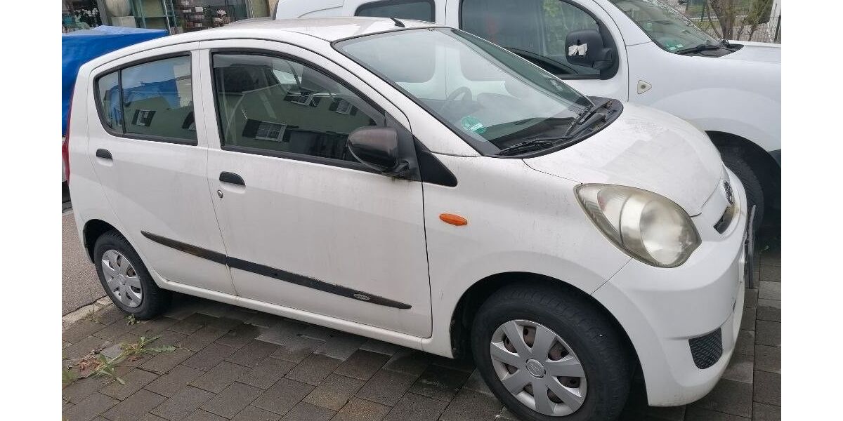 Daihatsu Cuore 73.400 km 2.700 &euro; Krumbach (Schwaben) 86381