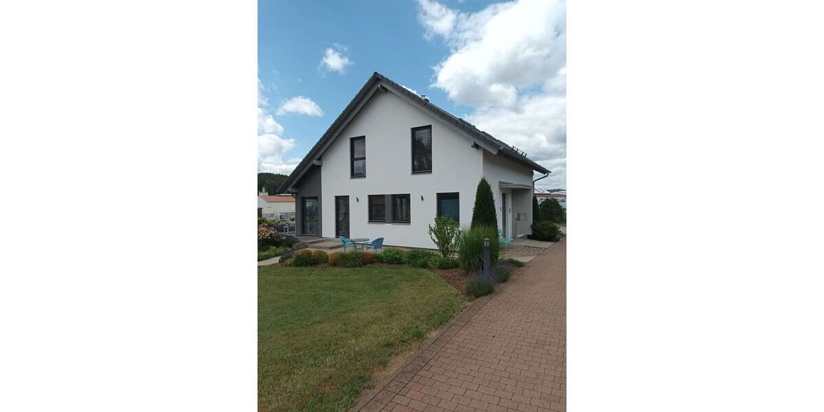 Haus zum Kaufen in Nordrhein-Westfalen - Bad Lippspringe 415.411 € 143 m² 5 zimmer