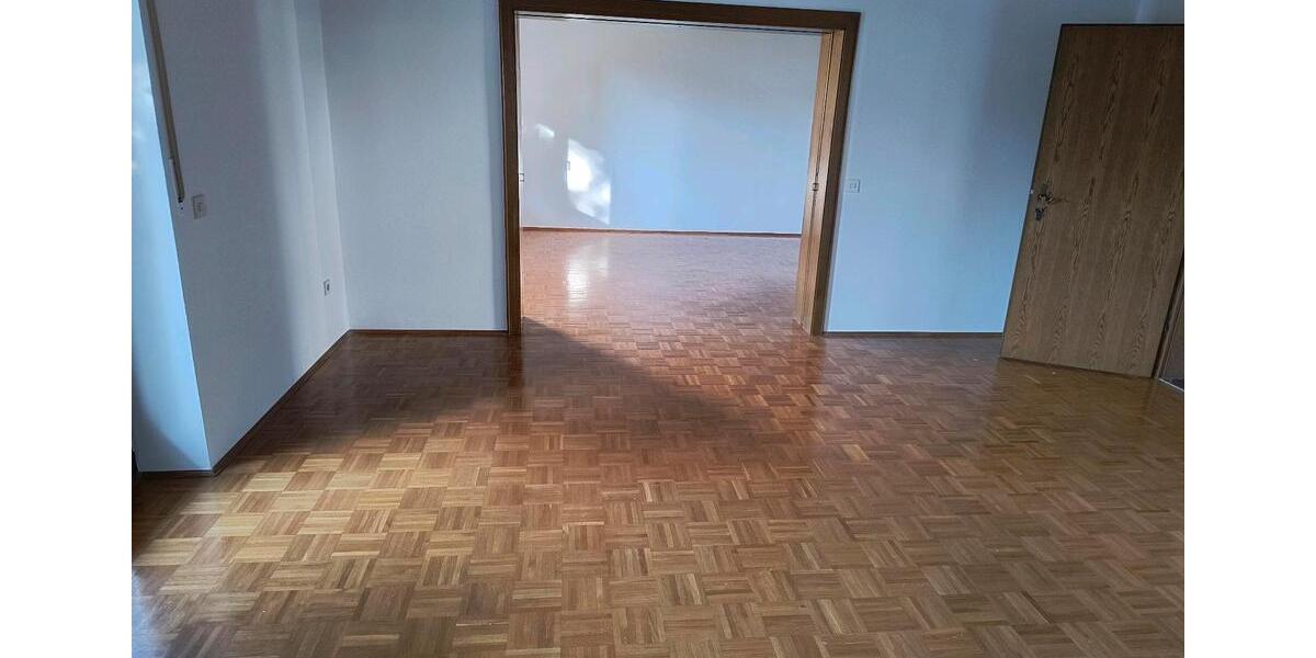 Doppelhaushälfte Straubing - 5 Zimmer, 160 m&sup2;, 1.350&euro; | Angebot:26163412