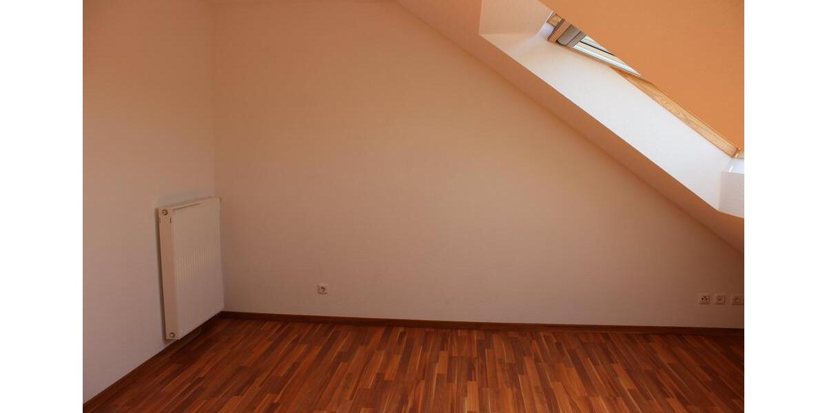 Reihenhaus Sindelfingen Darmsheim - 5.5 Zimmer, 136 m&sup2;, 2.400&euro; | Angebot:26313388