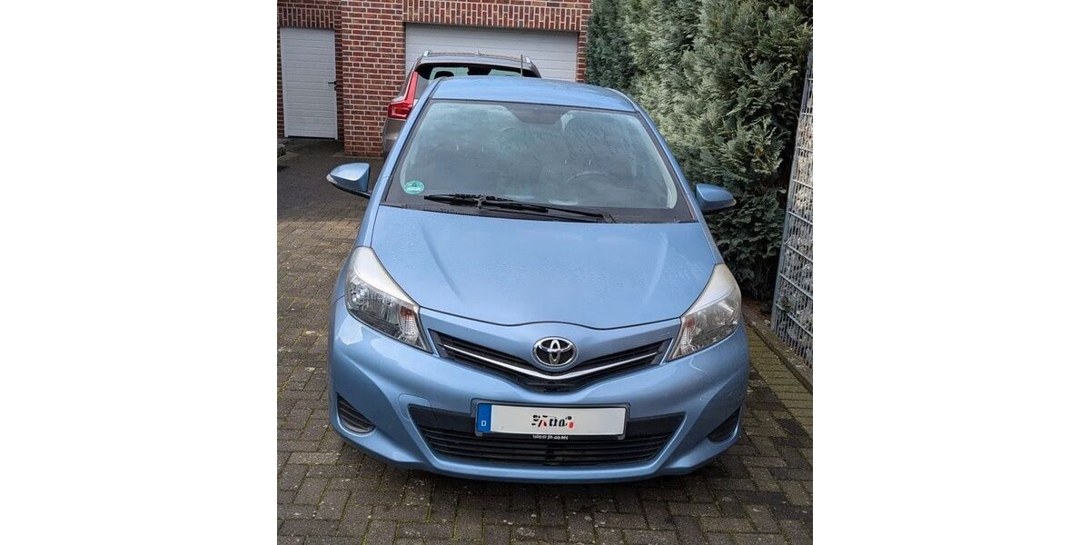 Toyota Yaris 96.000 km 7.100 &euro; Rietberg 33397