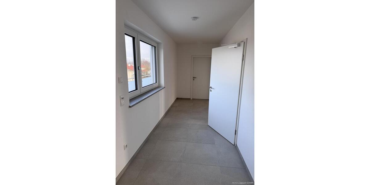 Einfamilienhaus Deggendorf - 3 Zimmer, 129 m&sup2;, 1.390&euro; | Angebot:25177514