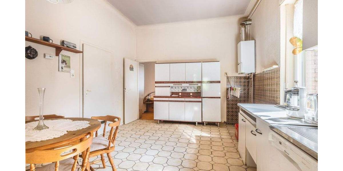 Eine Immobilie - viele Möglichkeiten! Einfamilienhaus mit Garage und großem Garten in Horbach 6 zimmer