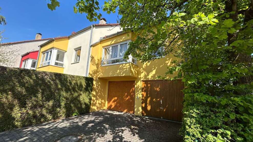 Haus zum Kaufen in München 1.425.000 € 238 m²