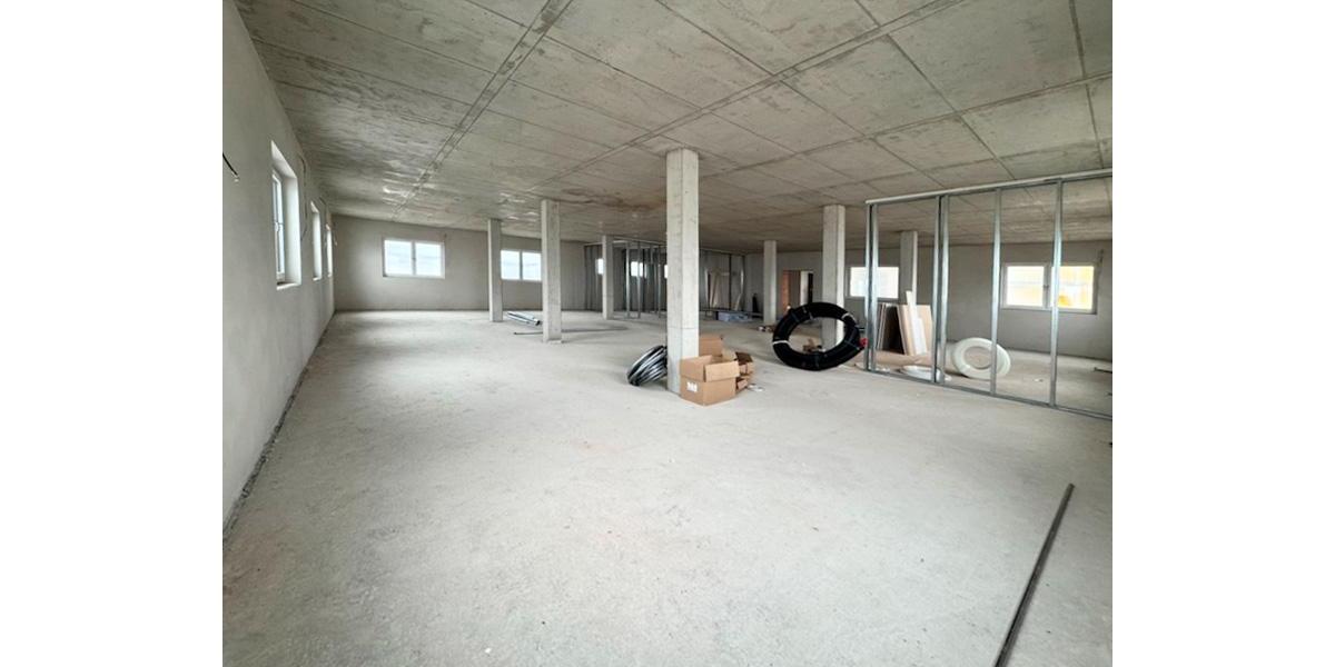 Jetzt noch mitgestalten! Teilbare Erdgeschoss BüroPraxis Ebene mit Parkflächen in Mühlhausen zimmer