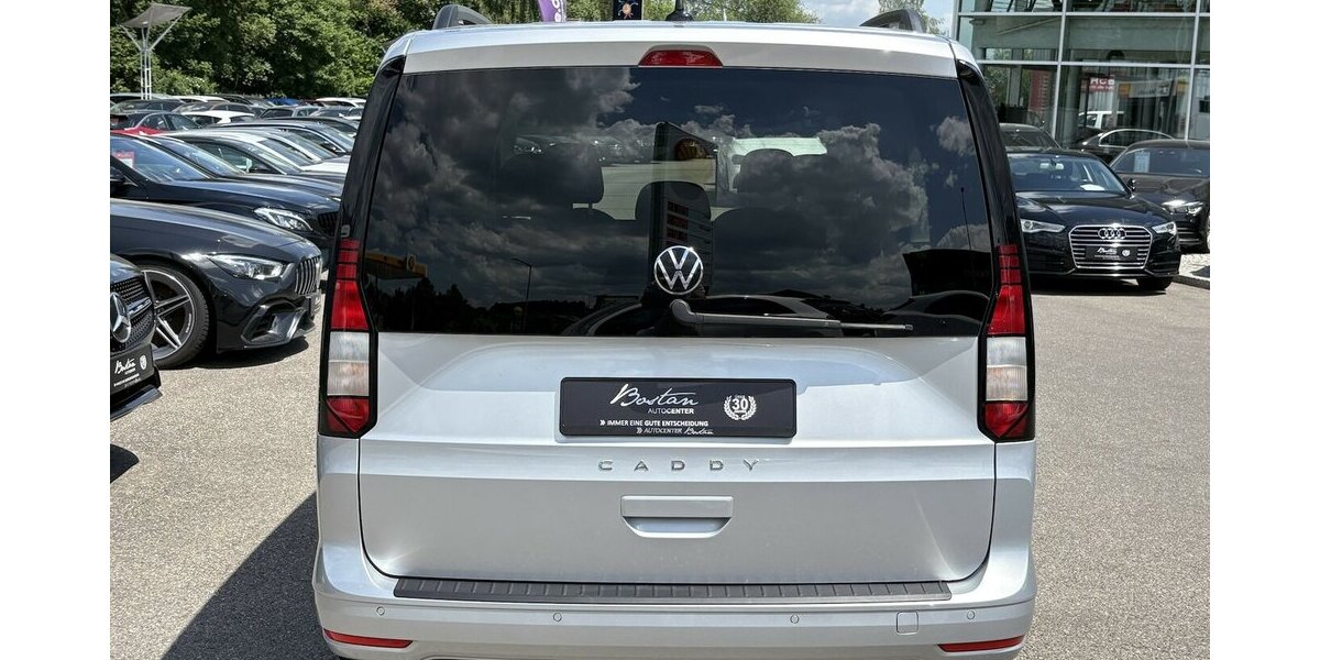 VW Caddy Maxi Life NAVI/CARPLAY/DSG/AHK/7.SITZER 38.004 km 26.900 &euro; Villingen-Schwenningen 78054