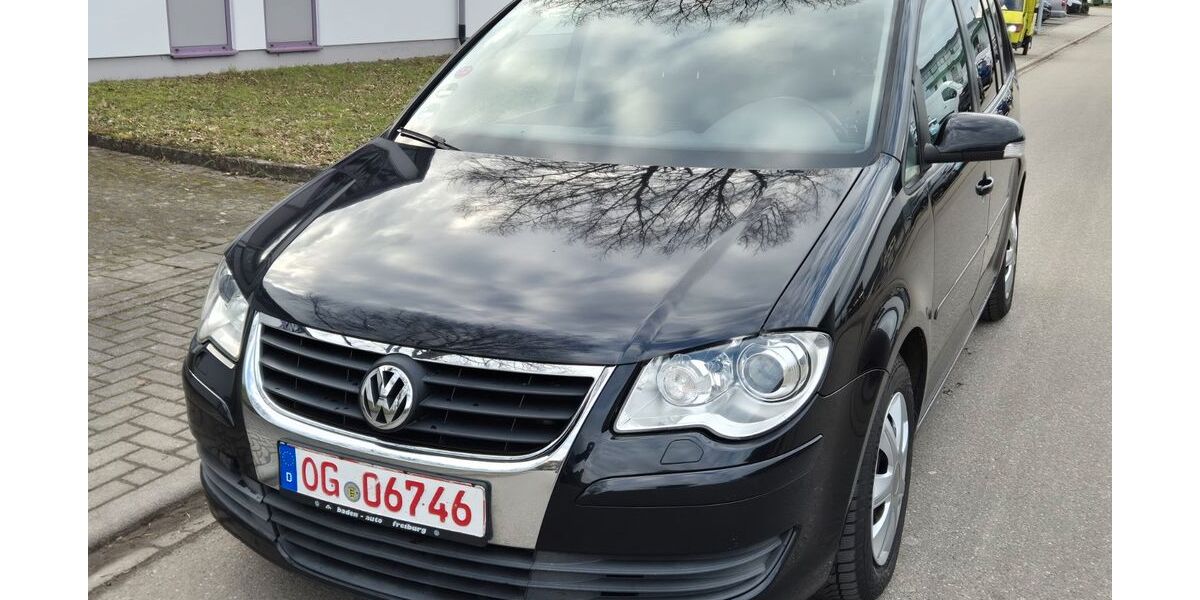 VW Touran 330.000 km 2.888 &euro; Kippenheim 77971