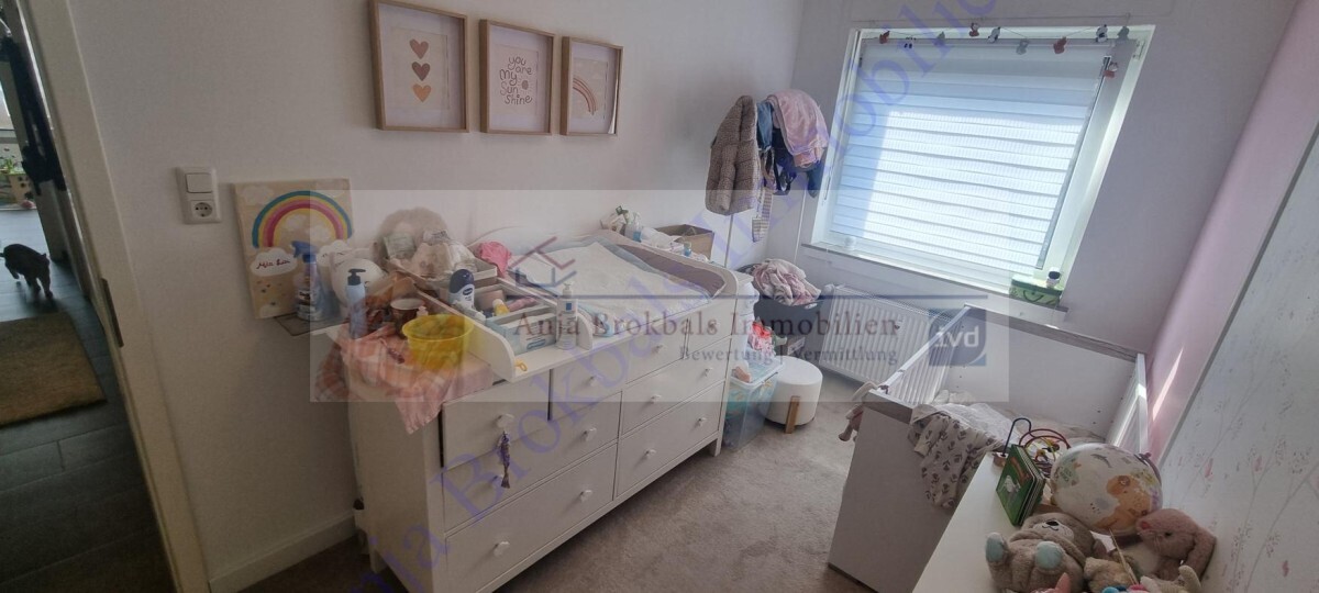 Zweifamilienhaus mit ausgebautem DG und 3 mit Garagen in Harsewinkel, provisionsfrei für Käufer 11 zimmer