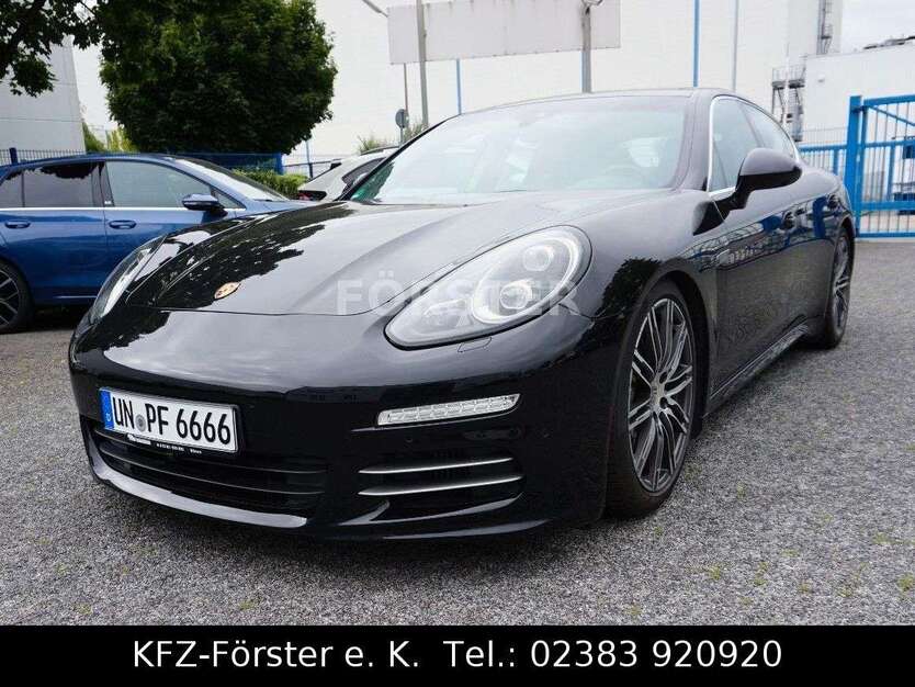 Porsche Panamera 107.500 km 37.950 € Bönen 59199