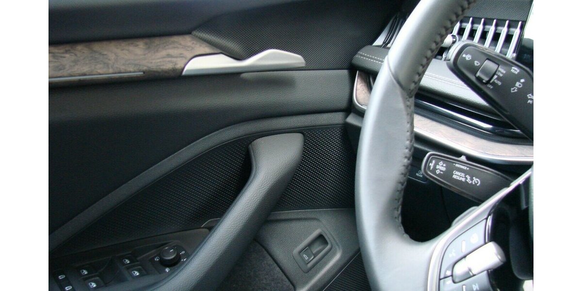 Skoda Superb 2.0TDi 4x4 L&K ACC SHZ LED AHK 360º HUD Can 25.989 km 41.980 &euro; Falkensee 14612