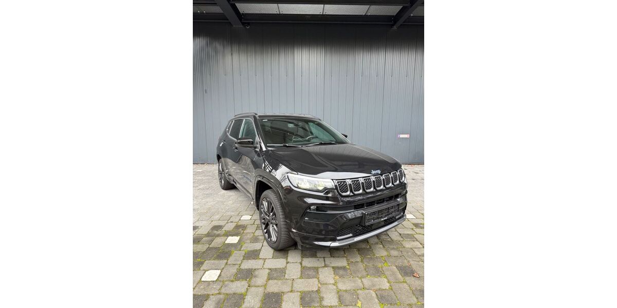 Jeep Compass 29.650 km 25.250 &euro; Henstedt- Ulzburg 24558