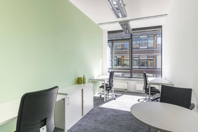 Privater Büroraum ganz auf Ihre individuellen Unternehmensbedürfnisse angepasst in Regus AOC Hanauer Landstraße