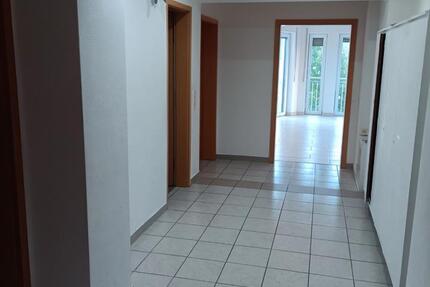 Wohnung Baunatal - 4 Zimmer, 126 m&sup2;, 1.250&euro; | Angebot:26326802