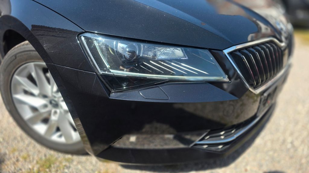 Skoda Superb 60.000 km 13.999 € Chemnitz 09113