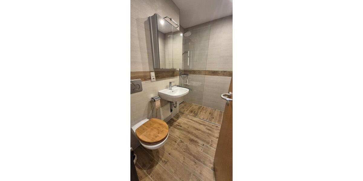 Herrliche Dachwohnung in MUC-Feldmoching von Privat zu verkaufen 1 zimmer