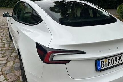 Tesla Model 3 29.498 km 40.000 &euro; Berlin 10117