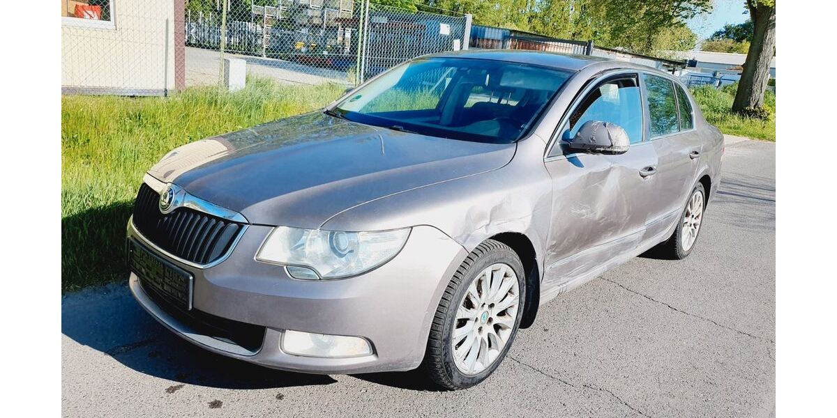 Skoda Superb 164.735 km 2.400 &euro; Berlin 13629