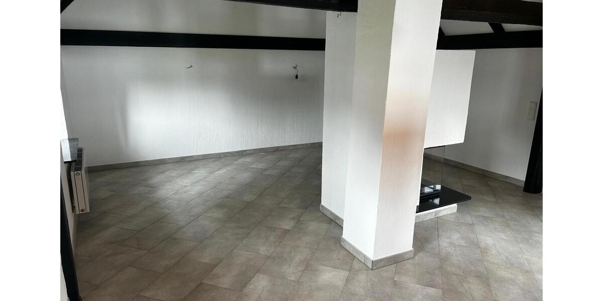 Einfamilienhaus Reichshof - 1 Zimmer, 95 m&sup2;, 1.350&euro; | Angebot:26224839