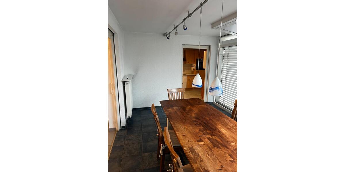 Helle 4 Zimmer Wohnung für zwei Personen oder auch als Praxis 4 zimmer