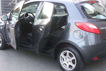 Mazda 2 125.000 km 3.780 € NÜRNBERG 90431