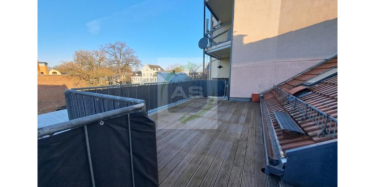 Dachgeschoßwohnung Zwickau - 3 Zimmer, 101 m&sup2;, 749&euro; | Angebot:26004595