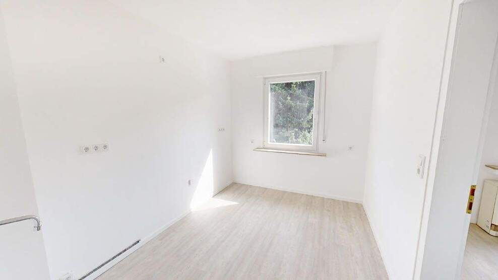 Alt-Hürth! Überwiegend renovierte 2-Zimmer Mietwohnung im Hochparterre mit Sonnenterrasse und Gemeinschaftsgarten in einem ruhigen Wohngebiet! (SN 493 2 zimmer