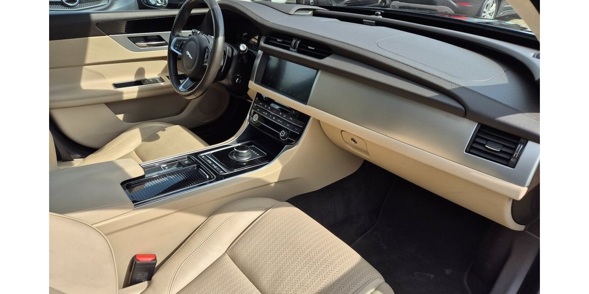 Jaguar XF Prestige Leder, GSHD, Navigation, Rückfahrkamer 104.922 km 20.690 &euro; Rodgau 63110