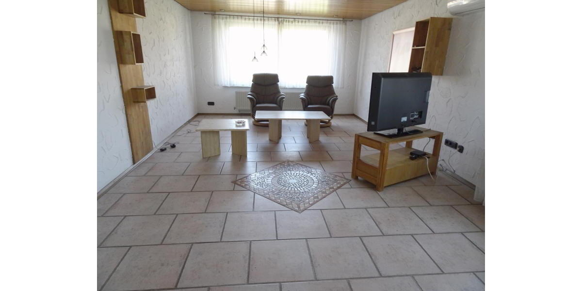 ObjNr:18697 - Gepflegtes, großes 2 Familienhaus in Rülzheim 7 zimmer